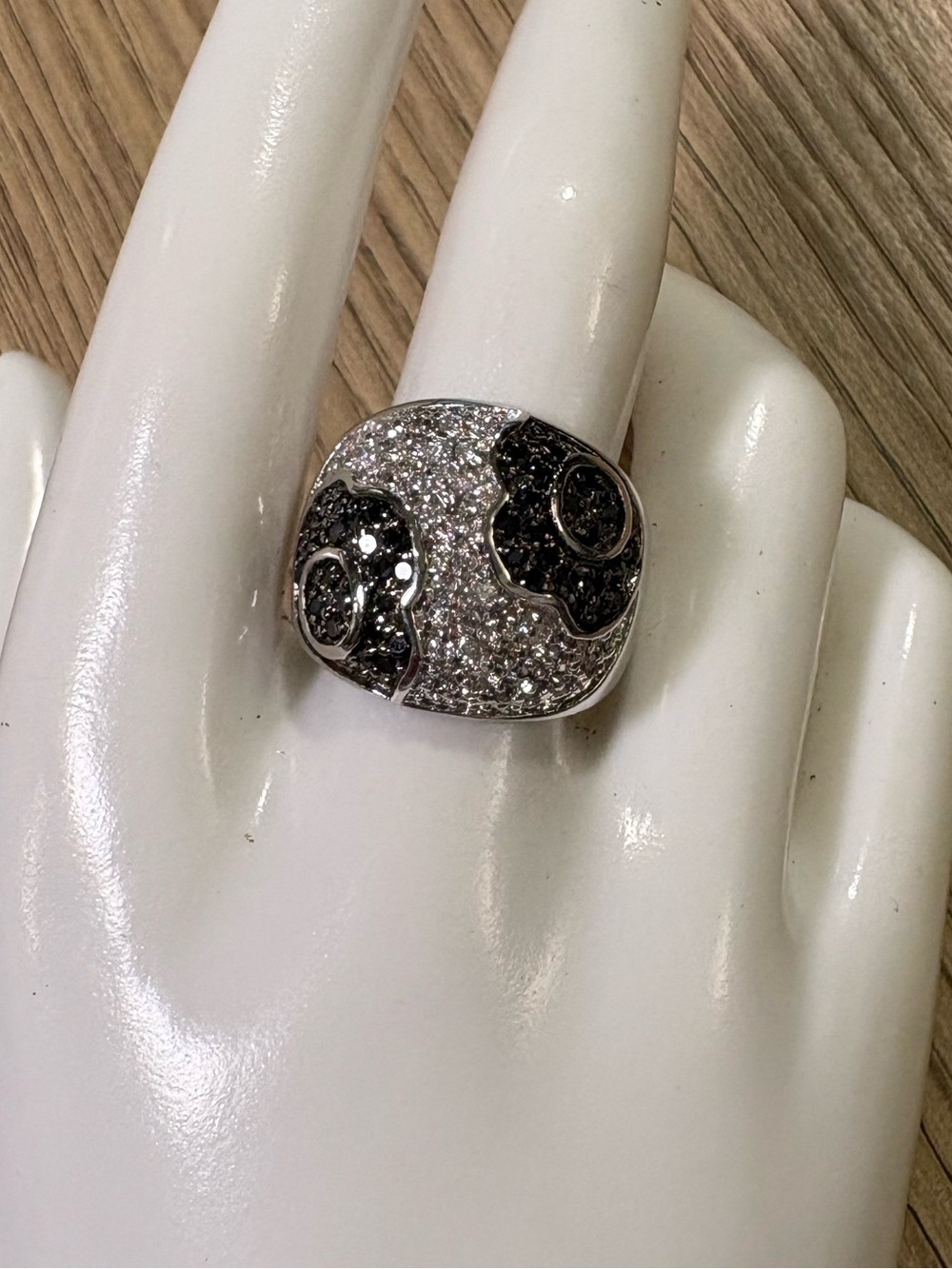 Vintage 18KT GE Pave Floral Dome Ring with Black & Clear Crystals - Size 8.75